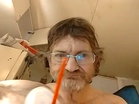 Snapshot of ROBERT0516 chatting on 10.22.25 ROBERT0516 online show from 10.22.25