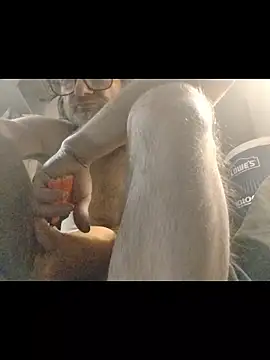 Snapshot of ROBERT0516 chatting on 10.24.25 ROBERT0516 online show from 10.24.25