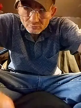 Snapshot of ROBERT0516 chatting on 11.05.25 ROBERT0516 online show from 11.05.25