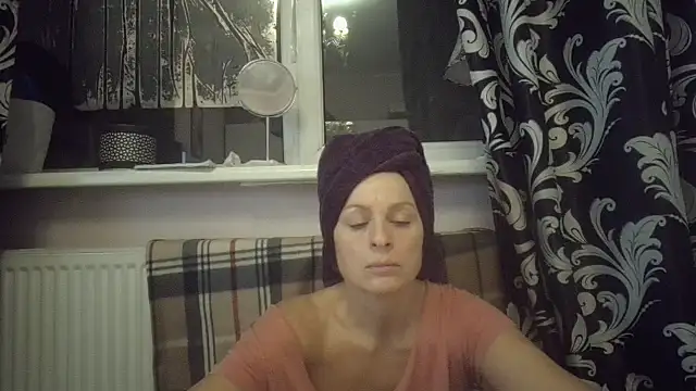 Snapshot of LindaStarS chatting on 12.03.25 LindaStarS online show from 12.03.25