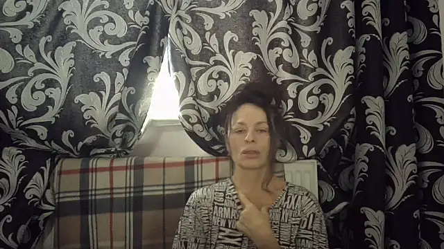 Snapshot of LindaStarS chatting on 01.06.26 LindaStarS online show from 01.06.26