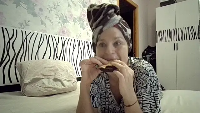 Snapshot of LindaStarS chatting on 01.09.26 LindaStarS online show from 01.09.26