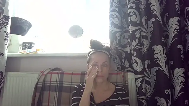 LindaStarS online show from 04.16.26