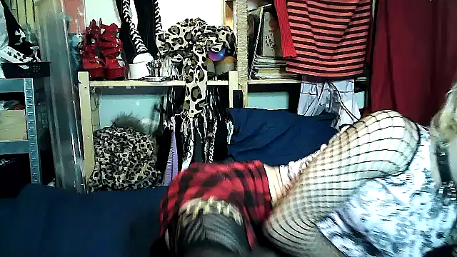 Snapshot of jessysky723 chatting on 10.19.25 jessysky723 online show from 10.19.25