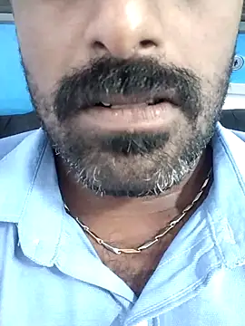 Snapshot of honeyboy4aunty chatting on 03.09.25 honeyboy4aunty online show from 03.09.25