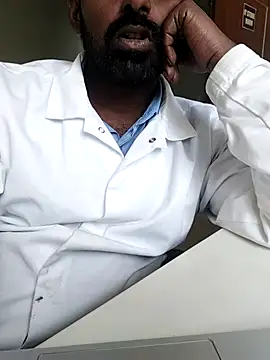 Snapshot of honeyboy4aunty chatting on 03.22.25 honeyboy4aunty online show from 03.22.25