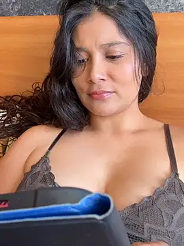Snapshot of kinky_mila@xh chatting on 07.18.26 kinky milaxh online show from 07.18.26