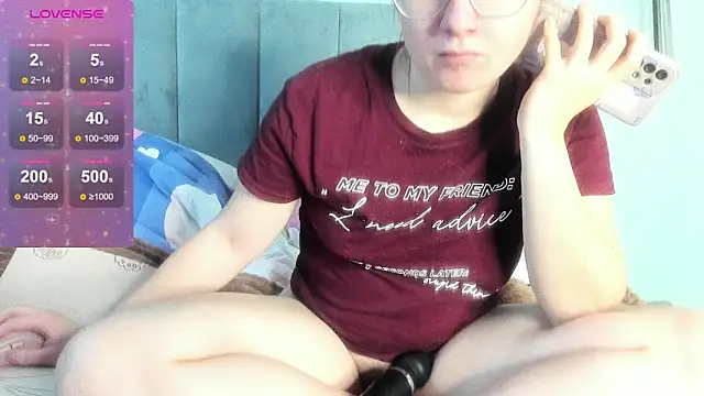 MilaniaCute online show from 11.25.25