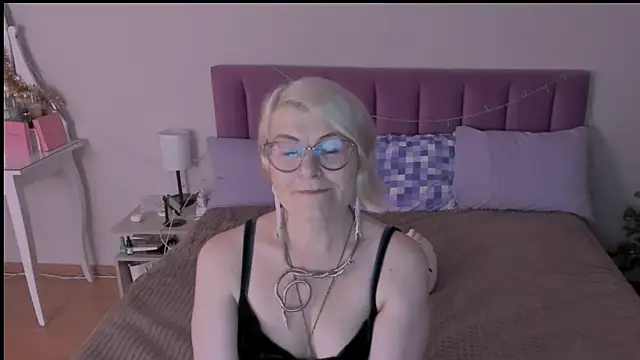 sabrinamacmarren online show from 01.12.25