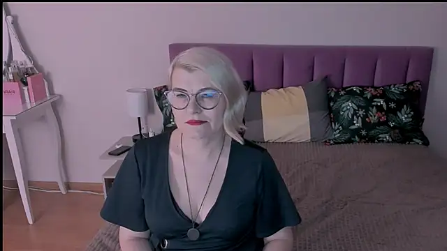 sabrinamacmarren online show from 02.02.25