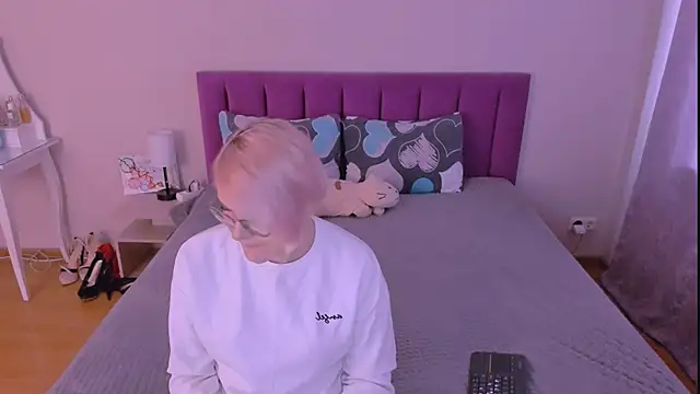 sabrinamacmarren online show from 02.17.26