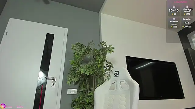 Snapshot of lissababe1 chatting on 12.10.24 lissababe1 online show from 12.10.24