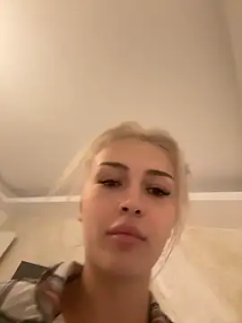 Snapshot of lissababe1 chatting on 11.03.25 lissababe1 online show from 11.03.25