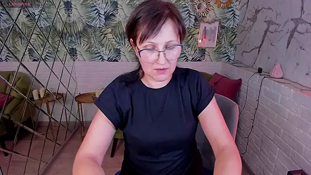 Snapshot of Paris_Cherry chatting on 01.06.25 Paris Cherry online show from 01.06.25