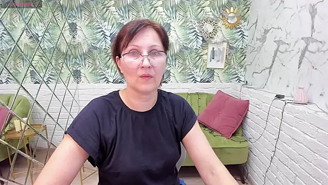 Snapshot of Paris_Cherry chatting on 01.07.25 Paris Cherry online show from 01.07.25
