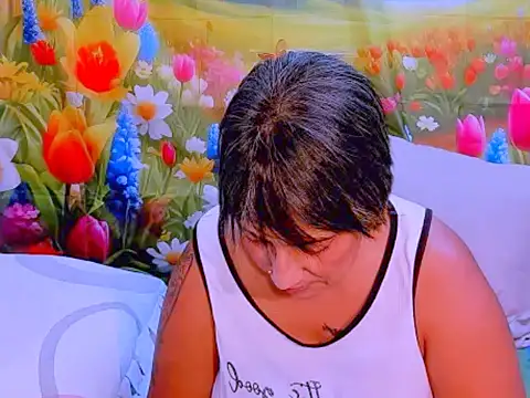 Snapshot of indianroxy chatting on 10.18.25 indianroxy online show from 10.18.25