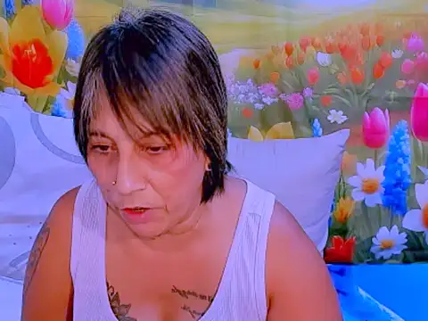 Snapshot of indianroxy chatting on 10.22.25 indianroxy online show from 10.22.25