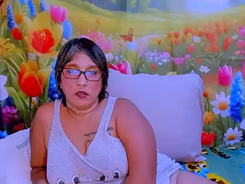 Snapshot of indianroxy chatting on 10.24.25 indianroxy online show from 10.24.25