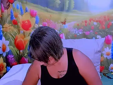 Snapshot of indianroxy chatting on 11.15.25 indianroxy online show from 11.15.25