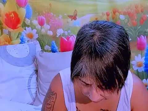 Snapshot of indianroxy chatting on 11.19.25 indianroxy online show from 11.19.25