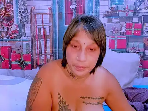 Snapshot of indianroxy chatting on 11.22.25 indianroxy online show from 11.22.25