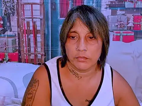 Snapshot of indianroxy chatting on 11.25.25 indianroxy online show from 11.25.25