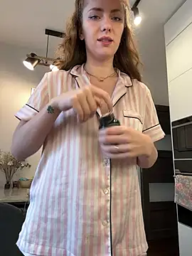 Snapshot of MariiD chatting on 05.17.26 MariiD online show from 05.17.26