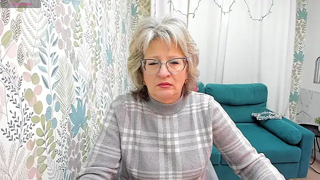 EvelynJoyful online show from 01.06.25