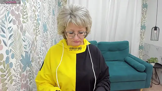 EvelynJoyful online show from 03.11.25