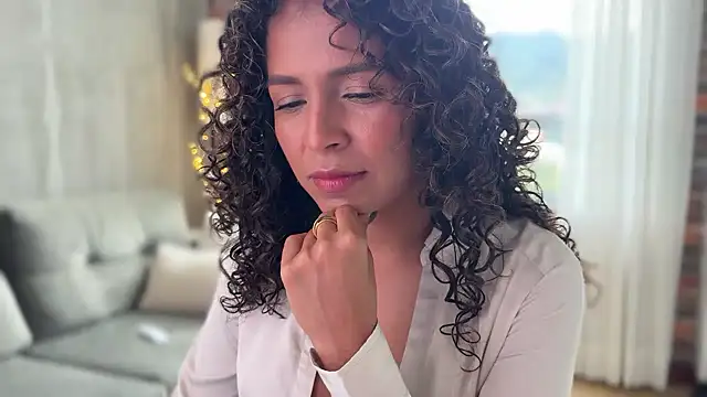 illaroom online show from 12.13.24