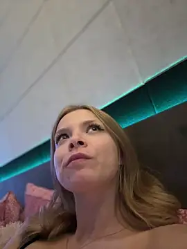 AnastasiaAniess online show from 03.17.25