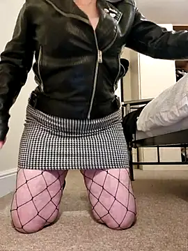 Snapshot of Sexhibitionist@xh chatting on 11.19.25 Sexhibitionistxh online show from 11.19.25