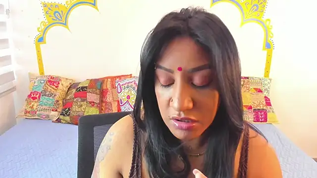 LadyNahir online show from 11.06.25