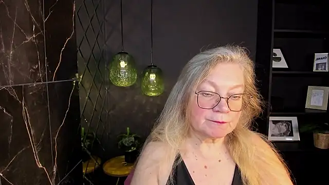 Snapshot of NataliMellow chatting on 01.18.26 NataliMellow online show from 01.18.26