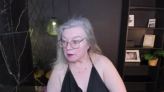 Snapshot of NataliMellow chatting on 02.10.26 NataliMellow online show from 02.10.26