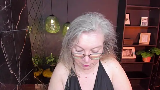 Snapshot of NataliMellow chatting on 06.02.26 NataliMellow online show from 06.02.26