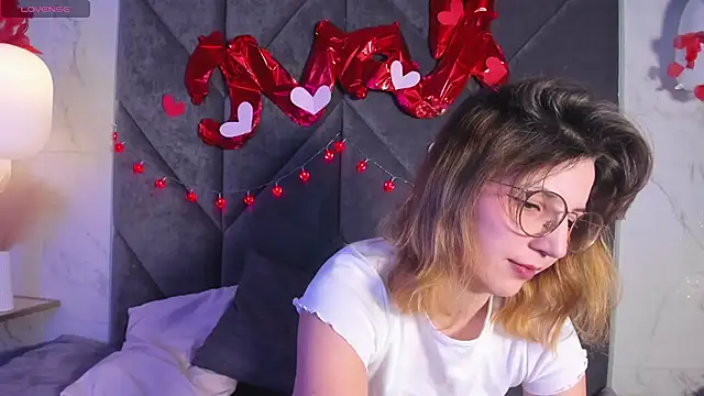 Snapshot of JaneGraceful chatting on 02.14.25 JaneGraceful online show from 02.14.25