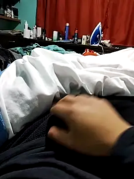 Snapshot of gusaven chatting on 11.10.25 gusaven online show from 11.10.25