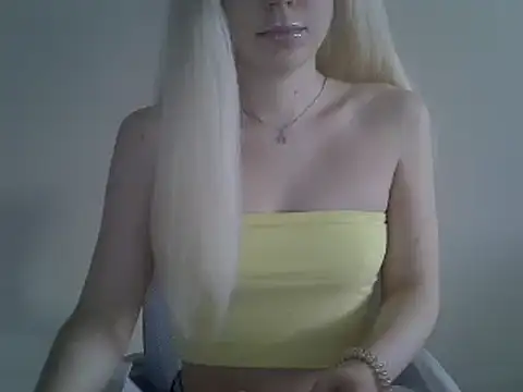 Snapshot of DitaVira chatting on 12.18.24 DitaVira online show from 12.18.24