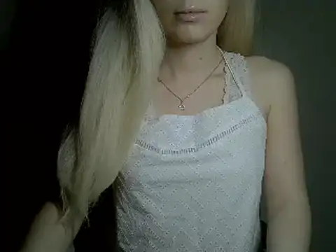 Snapshot of DitaVira chatting on 12.29.24 DitaVira online show from 12.29.24