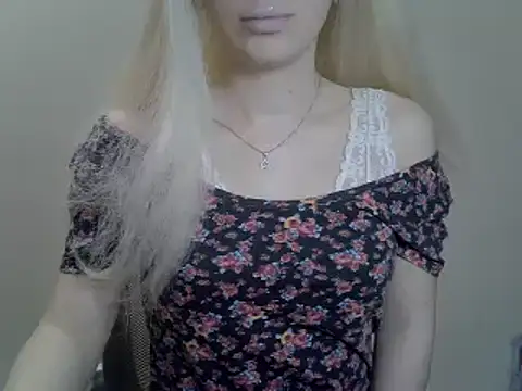 Snapshot of DitaVira chatting on 01.07.25 DitaVira online show from 01.07.25