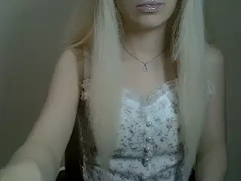 Snapshot of DitaVira chatting on 01.19.25 DitaVira online show from 01.19.25