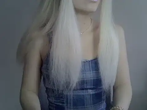 Snapshot of DitaVira chatting on 01.21.25 DitaVira online show from 01.21.25