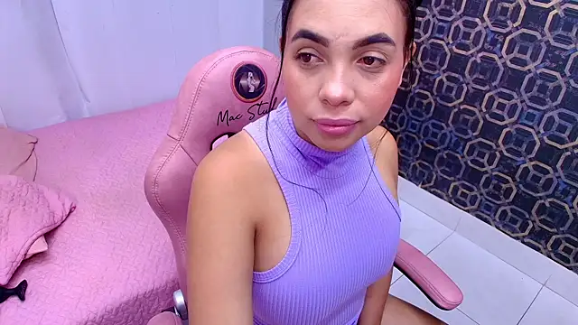 Snapshot of sarakaisy chatting on 01.12.25 sarakaisy online show from 01.12.25