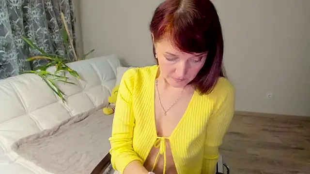 Snapshot of Fritha chatting on 01.24.25 Fritha online show from 01.24.25