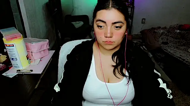 CuteCumSlut666 online show from 09.17.25