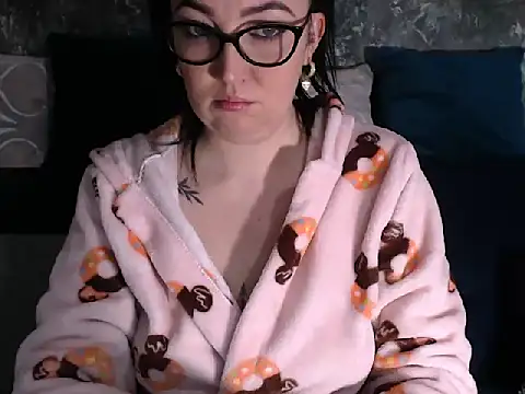 CreamyWetGirl online show from 12.18.24