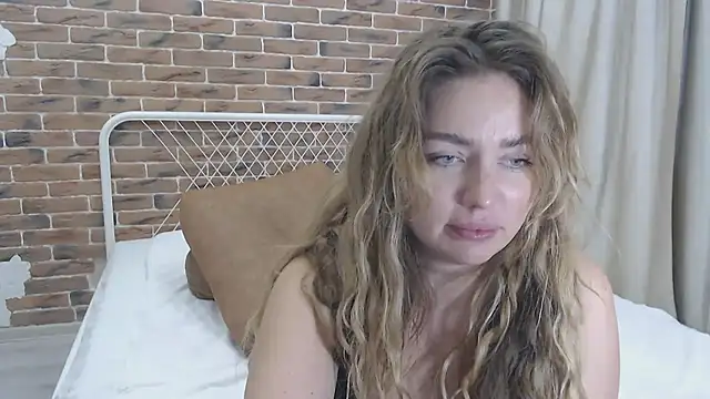 Snapshot of xxkristinaxx chatting on 12.04.24 xxkristinaxx online show from 12.04.24