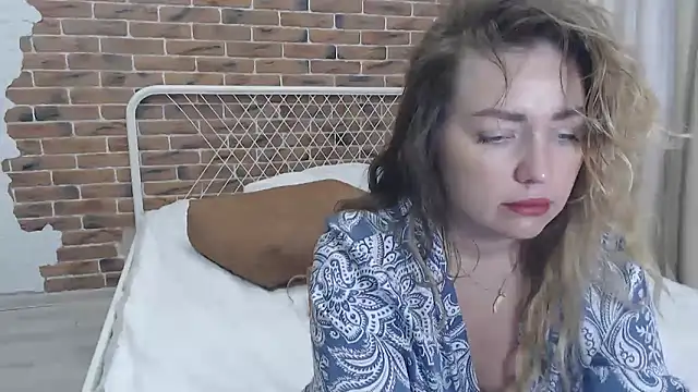 Snapshot of xxkristinaxx chatting on 02.10.25 xxkristinaxx online show from 02.10.25