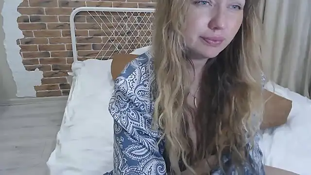 Snapshot of xxkristinaxx chatting on 02.12.25 xxkristinaxx online show from 02.12.25